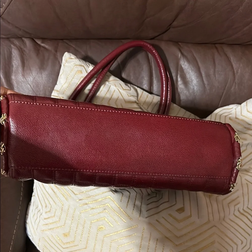 ANTONIO MELANI Burgundy Quilted Shoulder Bag with Gold Hardware